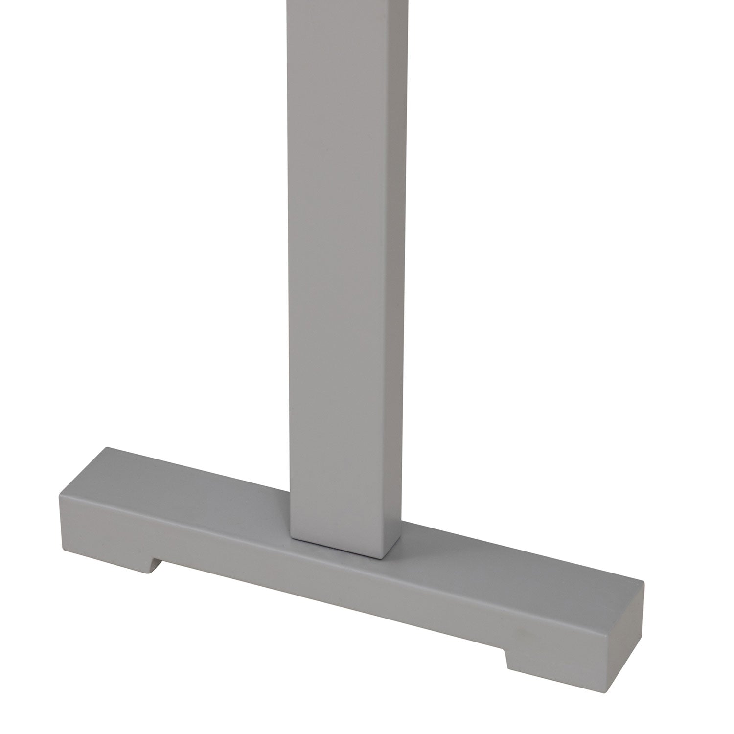 Stalo koja iš arti baltame fone