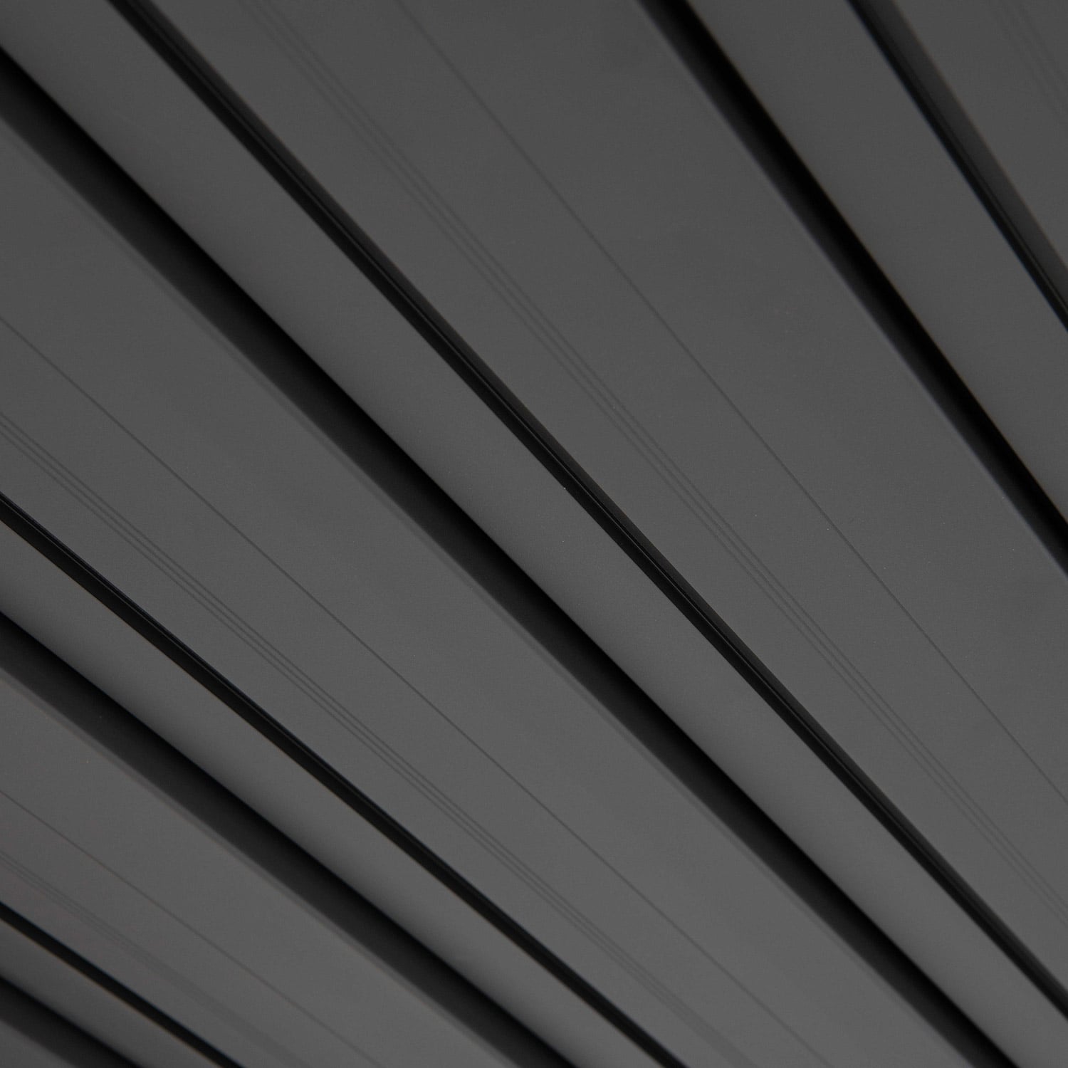 Pergola_pavėsinė_su_lamelių_stogu