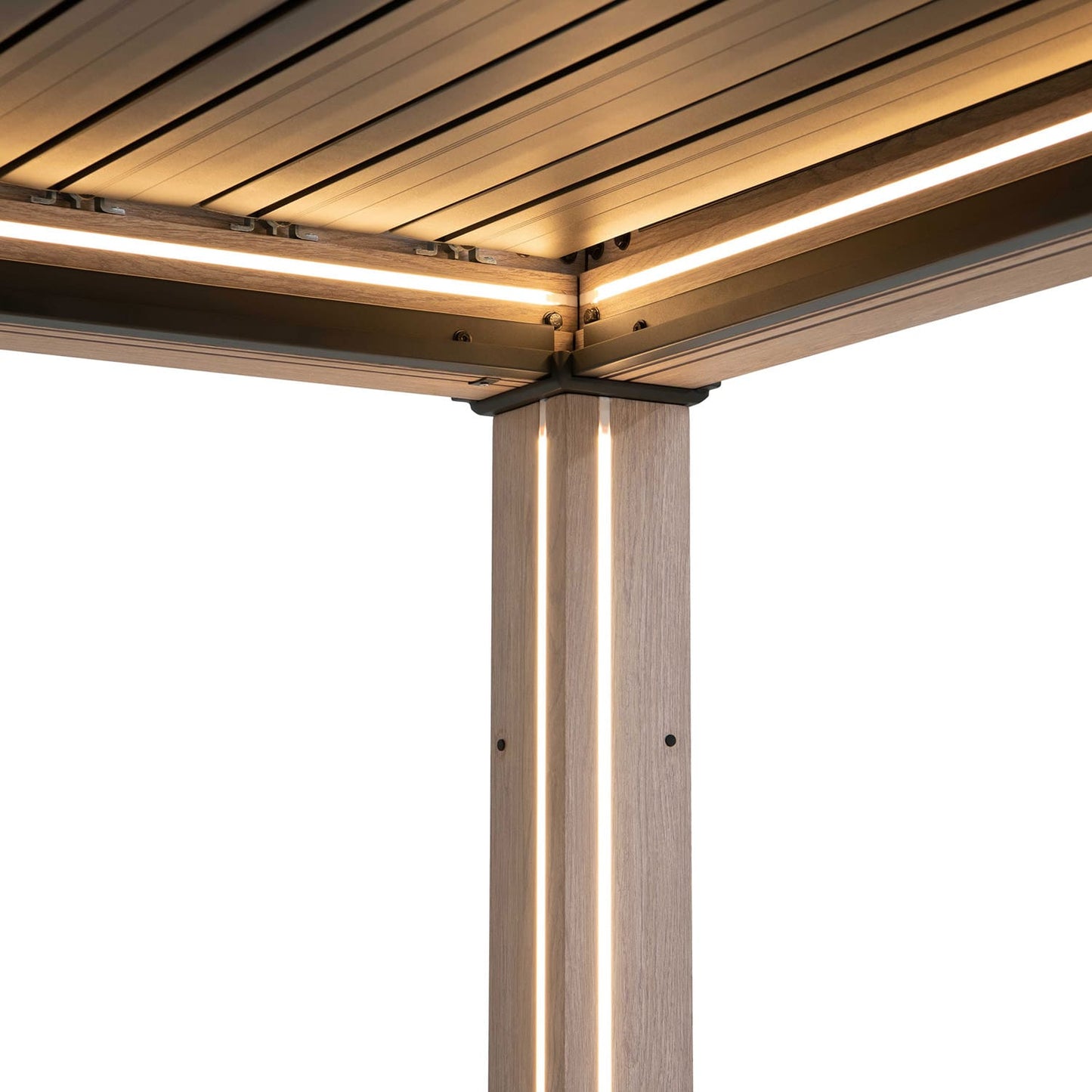 Pavėsinė_su_lamelių_stogu