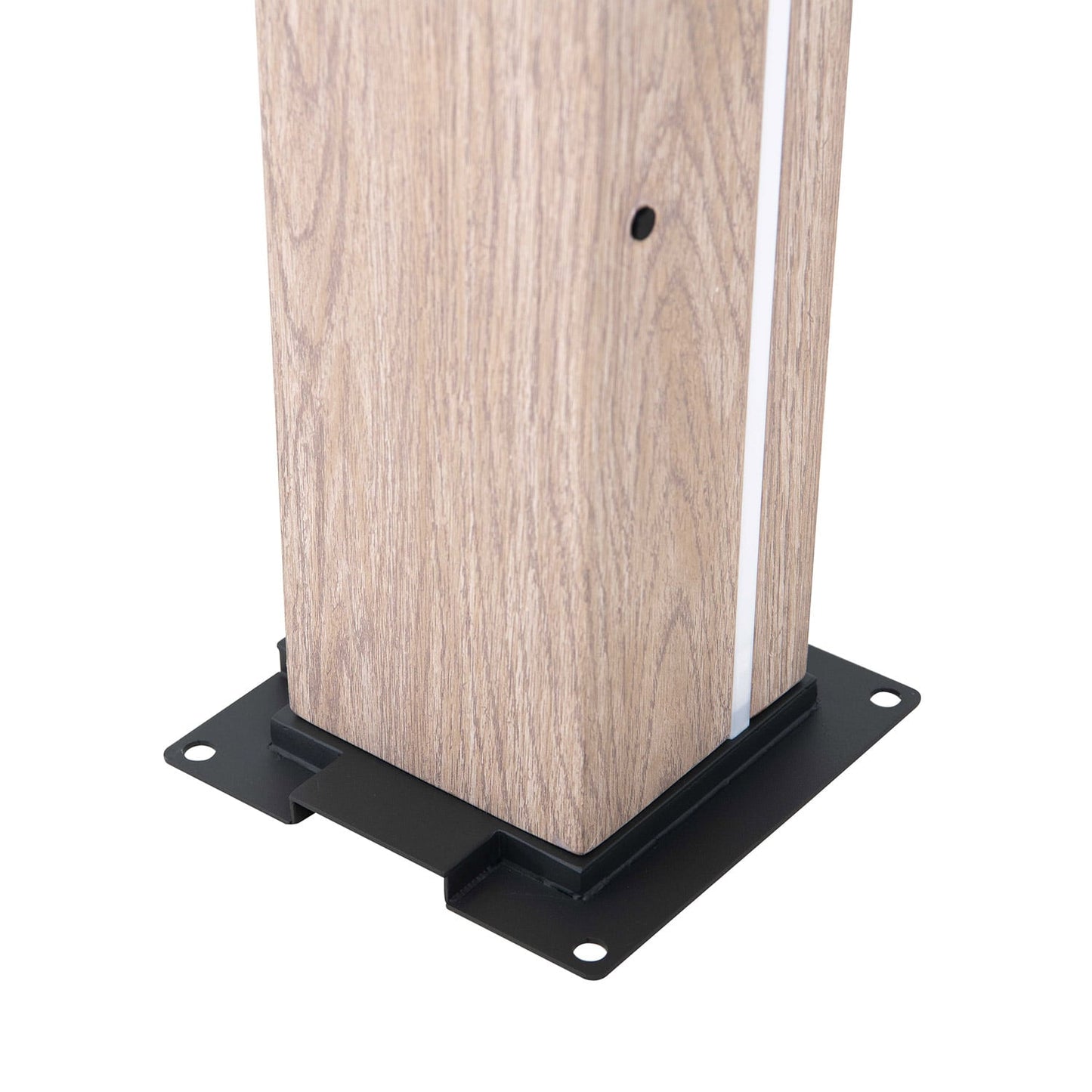 Pergola_pavėsinė_su_lamelių_stogu