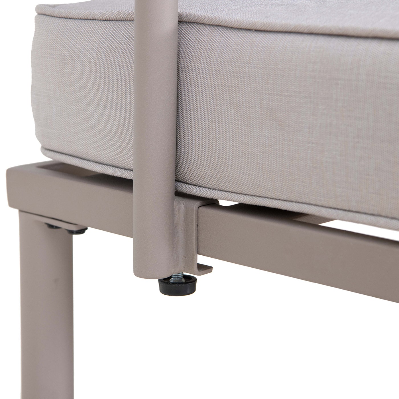 Sofos tvirtinimo detale