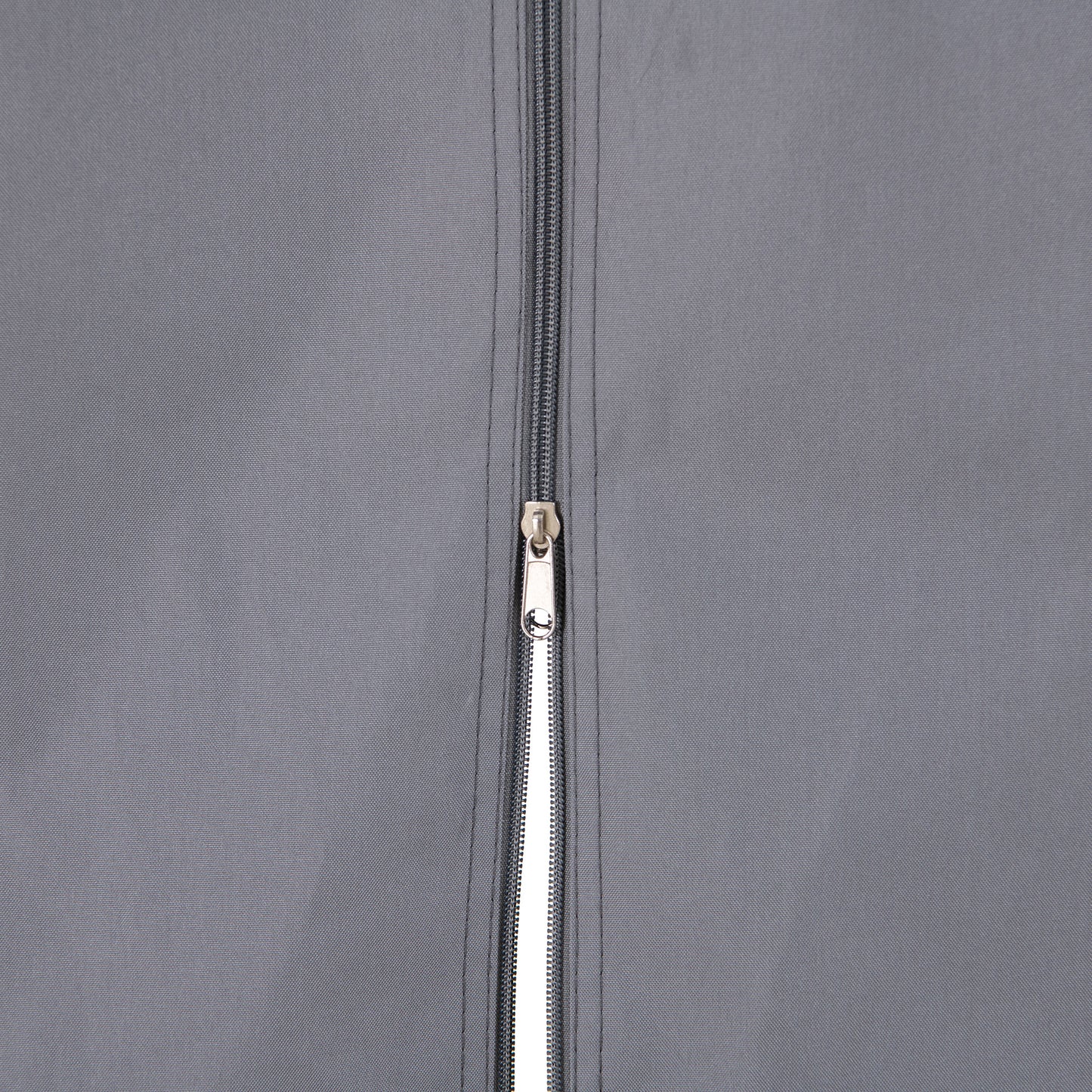 pilkos_pavesines_uzuolaidos