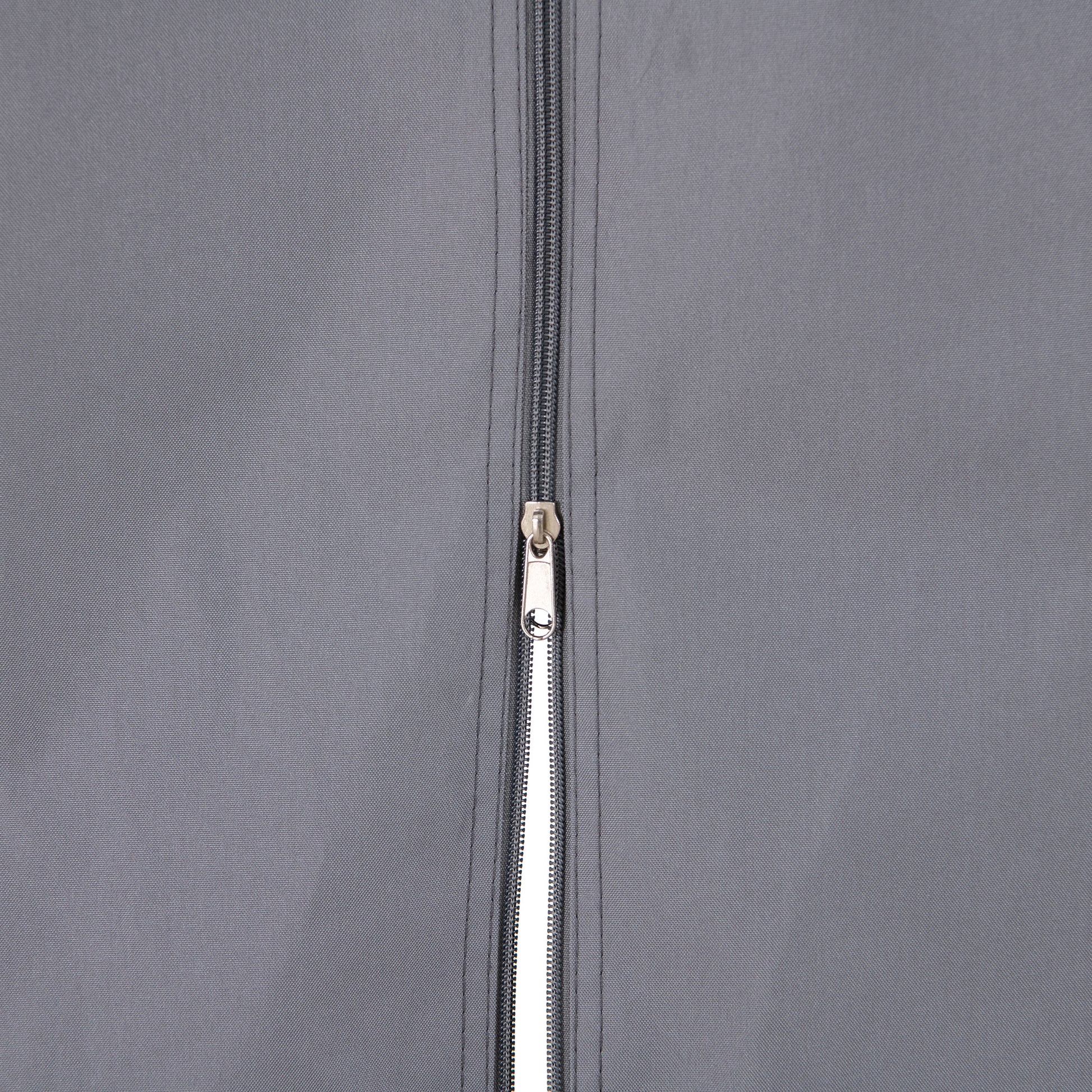 pilkos_pavesines_uzuolaidos