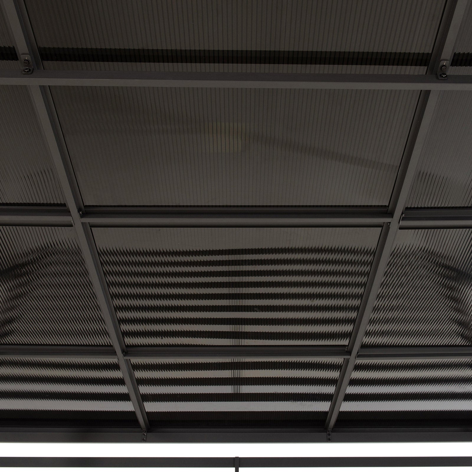 Lauko pavesine baseinui