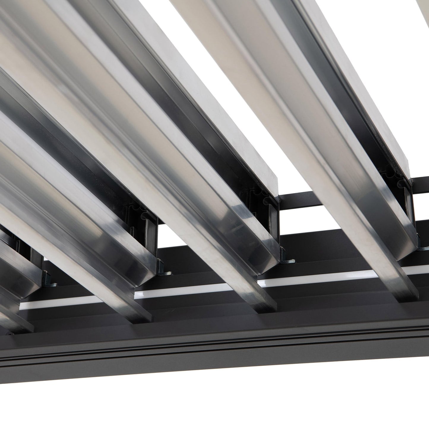 Pergola pilkos spalvos