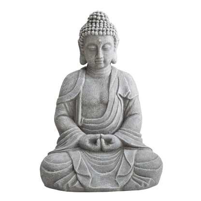 Pilka budos statula sodui, sėdinti meditacijoje, baltame fone